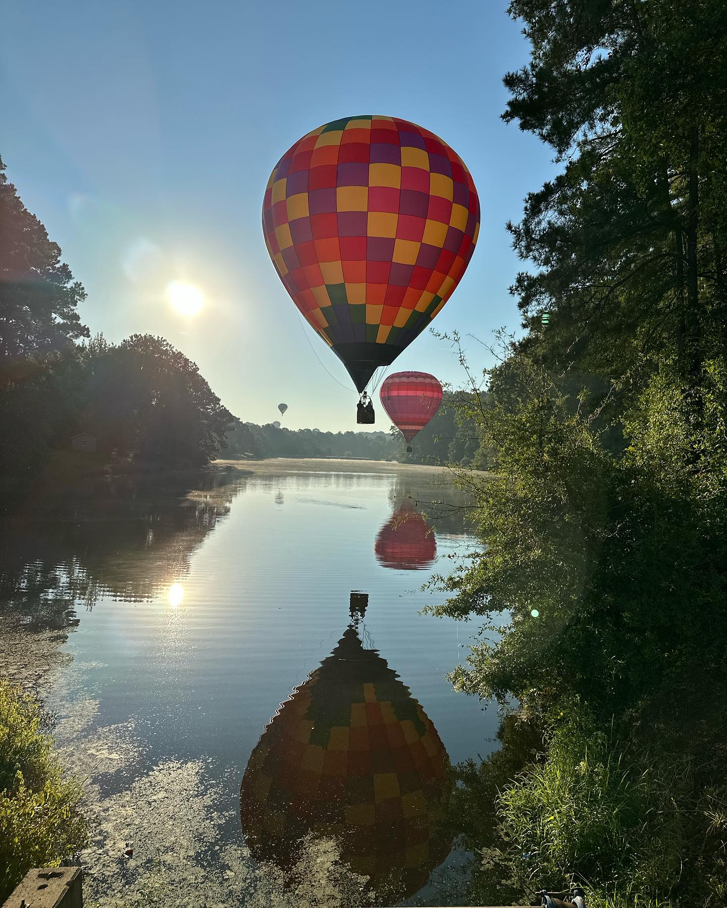 🎈 Gratitude in the Air! 🎈
We want to extend our warmest thanks to the Anderson Cancer Association for their generous sponsorship of our recent ballooning festival this weekend!
A massive shoutout to our incredible volunteer crew, hailing from local high schools. Your dedication and enthusiasm made this event soar to new heights! 🙌✨
And let's not forget the icing on the cake - flying alongside our amazing balloon family! 🌬️💫
Together, we're making memories that lift our spirits and bring us closer as a community. 🌄💞 #NCHotAir #CommunityLove #GratefulHearts #hotairaffairrisingabovecancer #hotairaffair #andersonsc